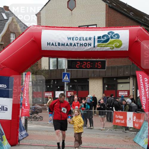 04.05.2025 - 8. Wedeler Halbmarathon Felixshl http://msf.ph/oto/7836986 04.05.2025 12:26:13 Ziel 891 meine-sportfotos.de