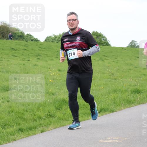 04.05.2025 - 8. Wedeler Halbmarathon Lena Gebhardt http://msf.ph/oto/7837003 04.05.2025 11:32:31 Laufen 914, 392 meine-sportfotos.de