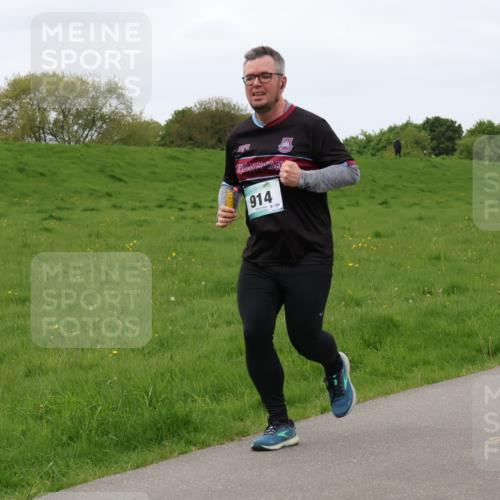 04.05.2025 - 8. Wedeler Halbmarathon Lena Gebhardt http://msf.ph/oto/7837011 04.05.2025 11:32:31 Laufen 914, 126, 392 meine-sportfotos.de