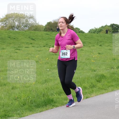 04.05.2025 - 8. Wedeler Halbmarathon Lena Gebhardt http://msf.ph/oto/7837026 04.05.2025 11:32:33 Laufen 392 meine-sportfotos.de
