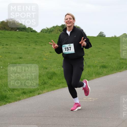 04.05.2025 - 8. Wedeler Halbmarathon Lena Gebhardt http://msf.ph/oto/7837062 04.05.2025 11:32:43 Laufen 157 meine-sportfotos.de