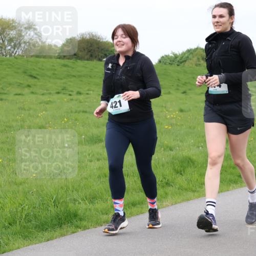 04.05.2025 - 8. Wedeler Halbmarathon Lena Gebhardt http://msf.ph/oto/7837089 04.05.2025 11:33:05 Laufen 421 meine-sportfotos.de
