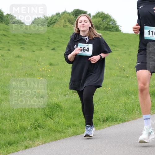04.05.2025 - 8. Wedeler Halbmarathon Lena Gebhardt http://msf.ph/oto/7837119 04.05.2025 11:33:09 Laufen 664, 116 meine-sportfotos.de