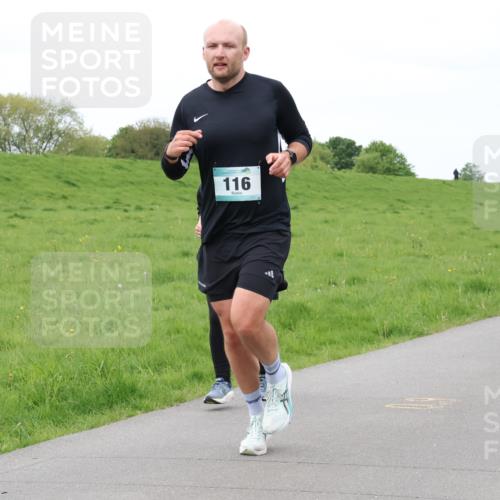 04.05.2025 - 8. Wedeler Halbmarathon Lena Gebhardt http://msf.ph/oto/7837142 04.05.2025 11:33:10 Laufen 116, 209, 115 meine-sportfotos.de