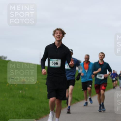 04.05.2025 - 8. Wedeler Halbmarathon Yannick Fuchs http://msf.ph/oto/7837163 04.05.2025 11:46:05 Laufen 566, 348 meine-sportfotos.de