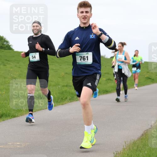 04.05.2025 - 8. Wedeler Halbmarathon Lena Gebhardt http://msf.ph/oto/7837225 04.05.2025 11:33:40 Laufen 54, 761, 501 meine-sportfotos.de