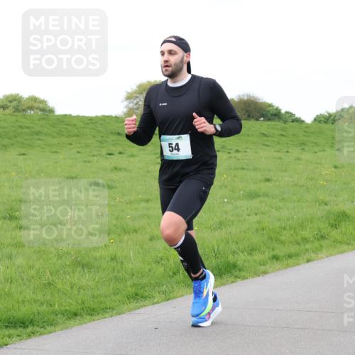 04.05.2025 - 8. Wedeler Halbmarathon Lena Gebhardt http://msf.ph/oto/7837236 04.05.2025 11:33:42 Laufen 54 meine-sportfotos.de
