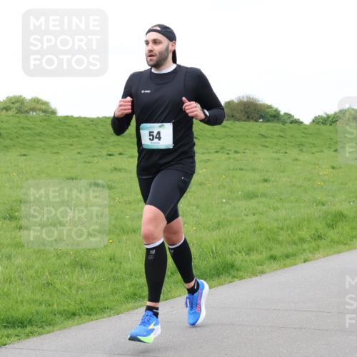 04.05.2025 - 8. Wedeler Halbmarathon Lena Gebhardt http://msf.ph/oto/7837241 04.05.2025 11:33:42 Laufen 54 meine-sportfotos.de