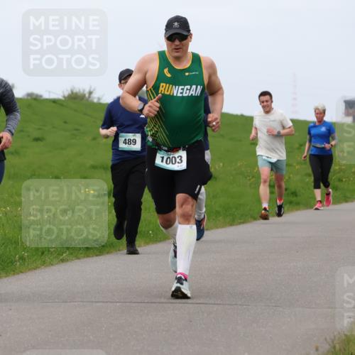 04.05.2025 - 8. Wedeler Halbmarathon Lena Gebhardt http://msf.ph/oto/7837353 04.05.2025 11:34:11 Laufen 487, 489, 1003, 55 meine-sportfotos.de