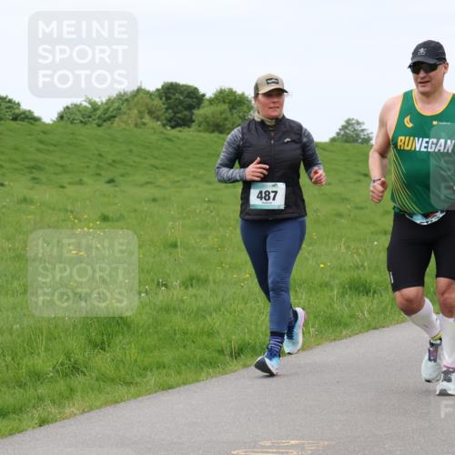 04.05.2025 - 8. Wedeler Halbmarathon Lena Gebhardt http://msf.ph/oto/7837383 04.05.2025 11:34:14 Laufen 487, 489 meine-sportfotos.de