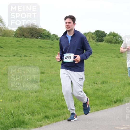 04.05.2025 - 8. Wedeler Halbmarathon Lena Gebhardt http://msf.ph/oto/7837408 04.05.2025 11:34:19 Laufen 490 meine-sportfotos.de