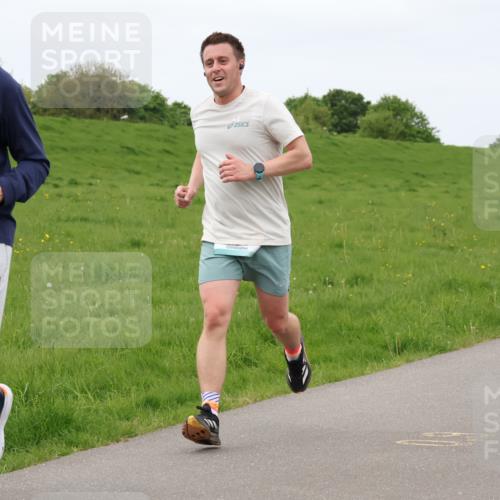 04.05.2025 - 8. Wedeler Halbmarathon Lena Gebhardt http://msf.ph/oto/7837435 04.05.2025 11:34:20 Laufen 490 meine-sportfotos.de