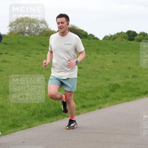 04.05.2025 - 8. Wedeler Halbmarathon Lena Gebhardt http://msf.ph/oto/7837444 04.05.2025 11:34:21 Laufen 490 meine-sportfotos.de