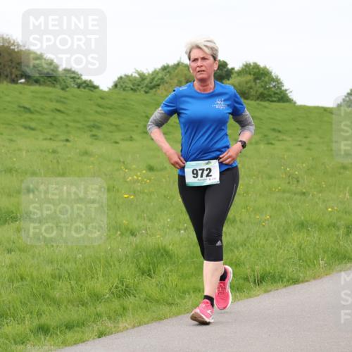 04.05.2025 - 8. Wedeler Halbmarathon Lena Gebhardt http://msf.ph/oto/7837470 04.05.2025 11:34:26 Laufen 972 meine-sportfotos.de