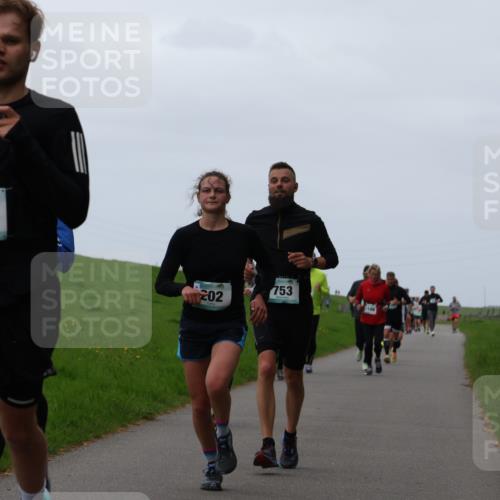 04.05.2025 - 8. Wedeler Halbmarathon Yannick Fuchs http://msf.ph/oto/7837471 04.05.2025 11:24:46 Laufen 755, 202, 753, 1146 meine-sportfotos.de