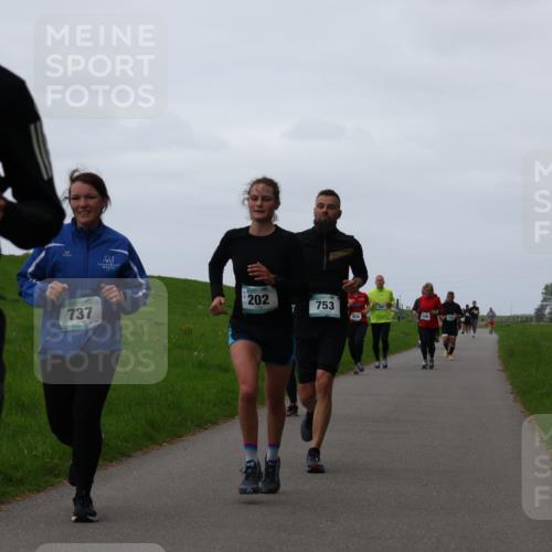 04.05.2025 - 8. Wedeler Halbmarathon Yannick Fuchs http://msf.ph/oto/7837506 04.05.2025 11:24:47 Laufen 755, 202, 737, 753 meine-sportfotos.de