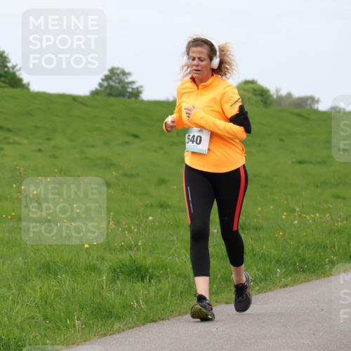 04.05.2025 - 8. Wedeler Halbmarathon Lena Gebhardt http://msf.ph/oto/7837508 04.05.2025 11:34:35 Laufen 1, 540, 29 meine-sportfotos.de