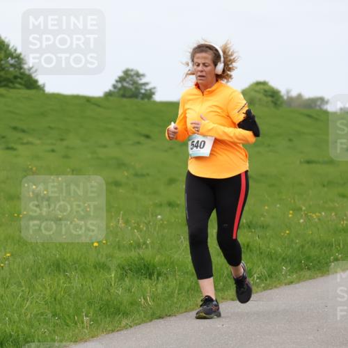 04.05.2025 - 8. Wedeler Halbmarathon Lena Gebhardt http://msf.ph/oto/7837510 04.05.2025 11:34:35 Laufen 540, 294 meine-sportfotos.de