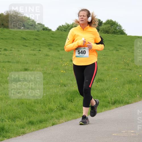 04.05.2025 - 8. Wedeler Halbmarathon Lena Gebhardt http://msf.ph/oto/7837523 04.05.2025 11:34:38 Laufen 540 meine-sportfotos.de