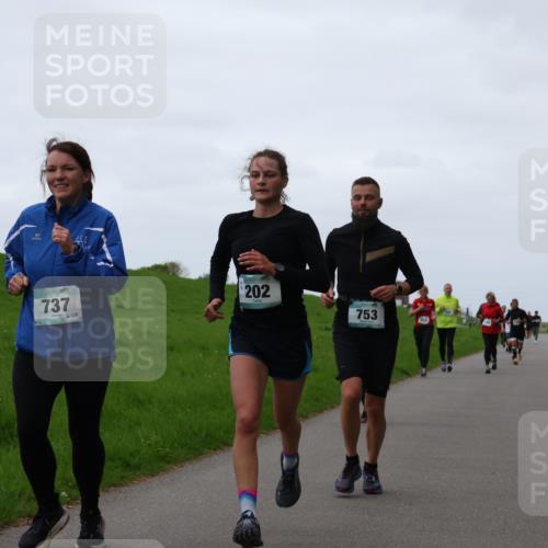 04.05.2025 - 8. Wedeler Halbmarathon Yannick Fuchs http://msf.ph/oto/7837525 04.05.2025 11:24:48 Laufen 737, 1360, 202, 753 meine-sportfotos.de