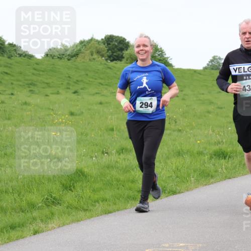 04.05.2025 - 8. Wedeler Halbmarathon Lena Gebhardt http://msf.ph/oto/7837531 04.05.2025 11:34:41 Laufen 437, 294 meine-sportfotos.de