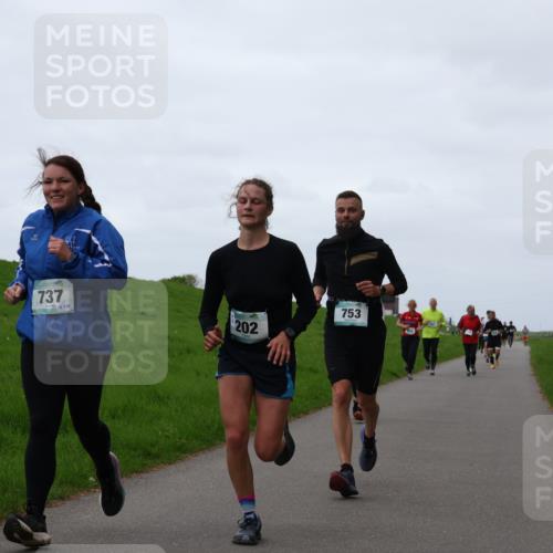 04.05.2025 - 8. Wedeler Halbmarathon Yannick Fuchs http://msf.ph/oto/7837536 04.05.2025 11:24:48 Laufen 737, 136, 202, 753 meine-sportfotos.de