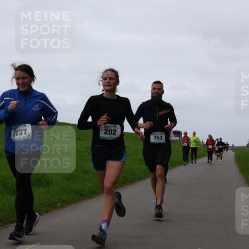 04.05.2025 - 8. Wedeler Halbmarathon Yannick Fuchs http://msf.ph/oto/7837552 04.05.2025 11:24:48 Laufen 737, 136, 202, 753 meine-sportfotos.de