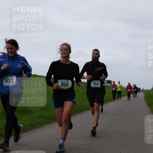 04.05.2025 - 8. Wedeler Halbmarathon Yannick Fuchs http://msf.ph/oto/7837559 04.05.2025 11:24:49 Laufen 737, 136, 202, 753 meine-sportfotos.de