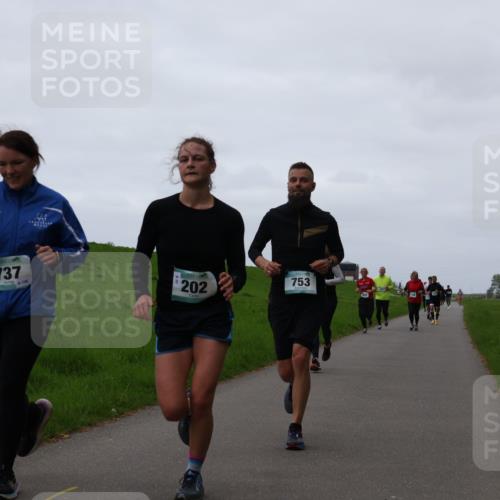 04.05.2025 - 8. Wedeler Halbmarathon Yannick Fuchs http://msf.ph/oto/7837561 04.05.2025 11:24:49 Laufen 737, 136, 202, 753 meine-sportfotos.de