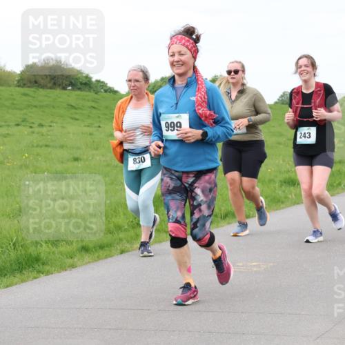 04.05.2025 - 8. Wedeler Halbmarathon Lena Gebhardt http://msf.ph/oto/7837584 04.05.2025 11:34:46 Laufen 830, 999, 243, 111 meine-sportfotos.de