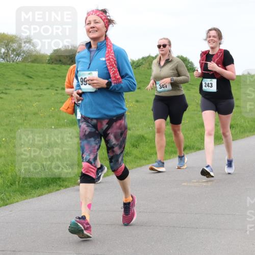 04.05.2025 - 8. Wedeler Halbmarathon Lena Gebhardt http://msf.ph/oto/7837596 04.05.2025 11:34:47 Laufen 99, 347, 243, 1114 meine-sportfotos.de
