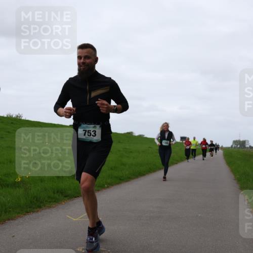04.05.2025 - 8. Wedeler Halbmarathon Yannick Fuchs http://msf.ph/oto/7837605 04.05.2025 11:24:50 Laufen 753, 1200 meine-sportfotos.de