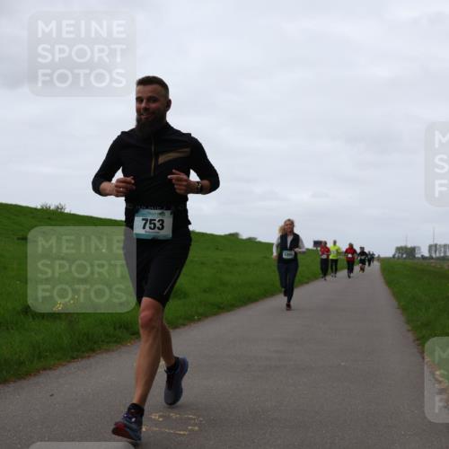 04.05.2025 - 8. Wedeler Halbmarathon Yannick Fuchs http://msf.ph/oto/7837608 04.05.2025 11:24:50 Laufen 753, 1200 meine-sportfotos.de