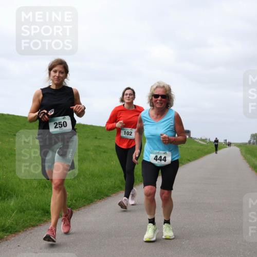 04.05.2025 - 8. Wedeler Halbmarathon Yannick Fuchs http://msf.ph/oto/7837639 04.05.2025 12:01:04 Laufen 250, 102, 444 meine-sportfotos.de