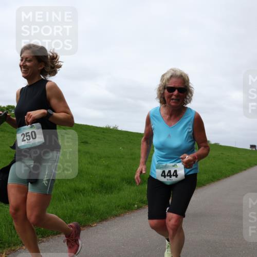 04.05.2025 - 8. Wedeler Halbmarathon Yannick Fuchs http://msf.ph/oto/7837690 04.05.2025 12:01:06 Laufen 250, 444 meine-sportfotos.de