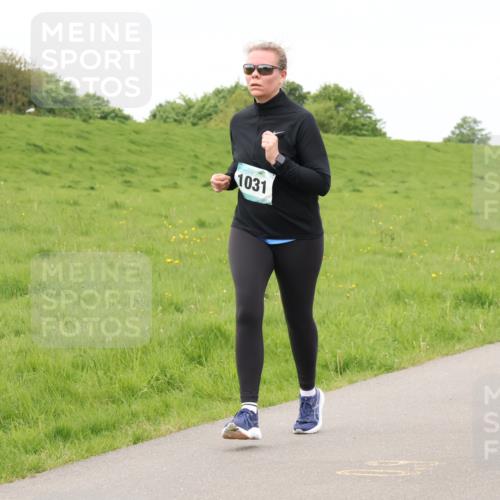 04.05.2025 - 8. Wedeler Halbmarathon Lena Gebhardt http://msf.ph/oto/7837692 04.05.2025 11:34:55 Laufen 1031 meine-sportfotos.de