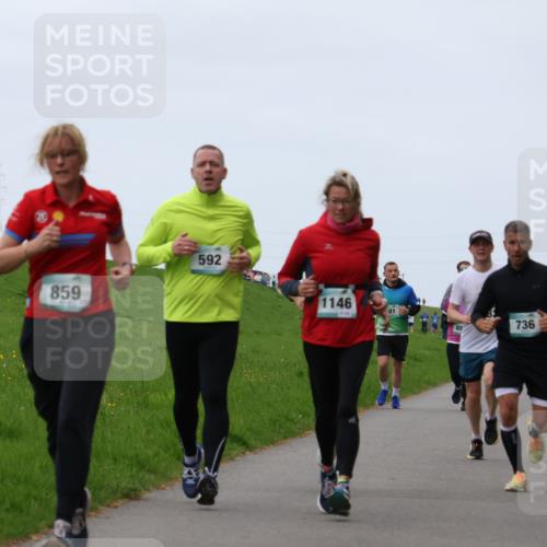 04.05.2025 - 8. Wedeler Halbmarathon Yannick Fuchs http://msf.ph/oto/7837693 04.05.2025 11:24:53 Laufen 859, 592, 1146, 81, 88, 736 meine-sportfotos.de
