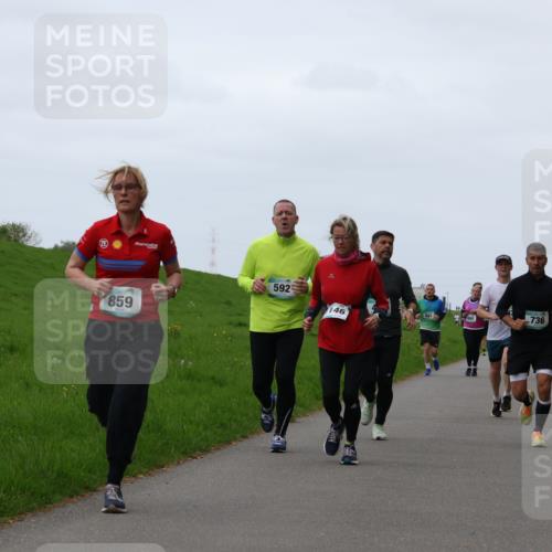 04.05.2025 - 8. Wedeler Halbmarathon Yannick Fuchs http://msf.ph/oto/7837730 04.05.2025 11:24:55 Laufen 859, 592, 736, 146 meine-sportfotos.de