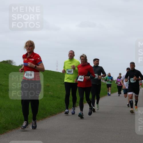 04.05.2025 - 8. Wedeler Halbmarathon Yannick Fuchs http://msf.ph/oto/7837742 04.05.2025 11:24:55 Laufen 859, 592, 146, 736 meine-sportfotos.de