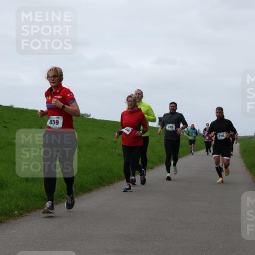 04.05.2025 - 8. Wedeler Halbmarathon Yannick Fuchs http://msf.ph/oto/7837760 04.05.2025 11:24:56 Laufen 859, 46, 475, 736 meine-sportfotos.de