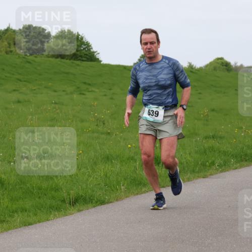 04.05.2025 - 8. Wedeler Halbmarathon Lena Gebhardt http://msf.ph/oto/7837796 04.05.2025 11:35:17 Laufen 639, 399 meine-sportfotos.de