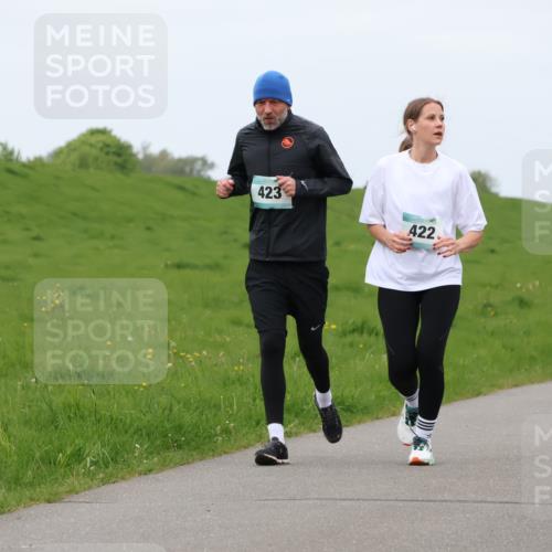04.05.2025 - 8. Wedeler Halbmarathon Lena Gebhardt http://msf.ph/oto/7837815 04.05.2025 11:35:27 Laufen 423, 422 meine-sportfotos.de