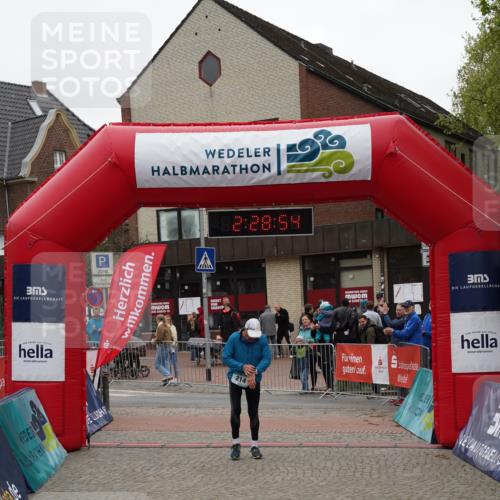 04.05.2025 - 8. Wedeler Halbmarathon Felixshl http://msf.ph/oto/7837819 04.05.2025 12:28:52 Ziel 214 meine-sportfotos.de