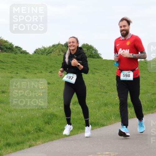 04.05.2025 - 8. Wedeler Halbmarathon Lena Gebhardt http://msf.ph/oto/7837867 04.05.2025 11:35:44 Laufen 597, 598, 295 meine-sportfotos.de
