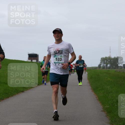 04.05.2025 - 8. Wedeler Halbmarathon Yannick Fuchs http://msf.ph/oto/7837869 04.05.2025 11:24:59 Laufen 475, 22023, 533 meine-sportfotos.de
