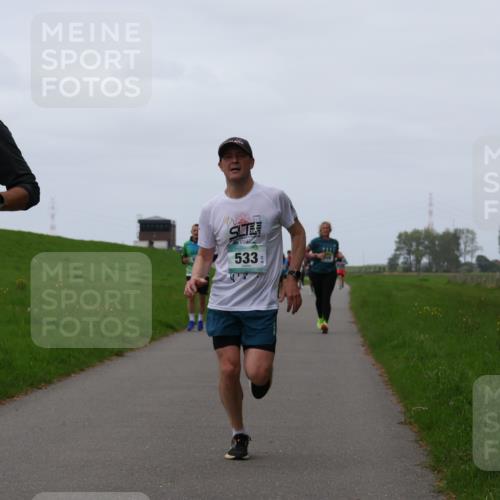 04.05.2025 - 8. Wedeler Halbmarathon Yannick Fuchs http://msf.ph/oto/7837873 04.05.2025 11:24:59 Laufen 475, 2023, 533 meine-sportfotos.de