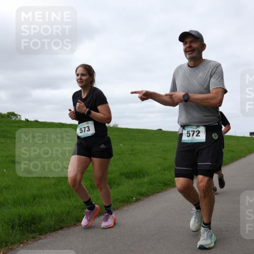 04.05.2025 - 8. Wedeler Halbmarathon Yannick Fuchs http://msf.ph/oto/7837878 04.05.2025 11:46:27 Laufen 573, 572 meine-sportfotos.de