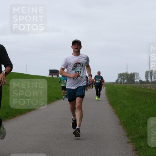 04.05.2025 - 8. Wedeler Halbmarathon Yannick Fuchs http://msf.ph/oto/7837889 04.05.2025 11:24:59 Laufen 475, 33 meine-sportfotos.de
