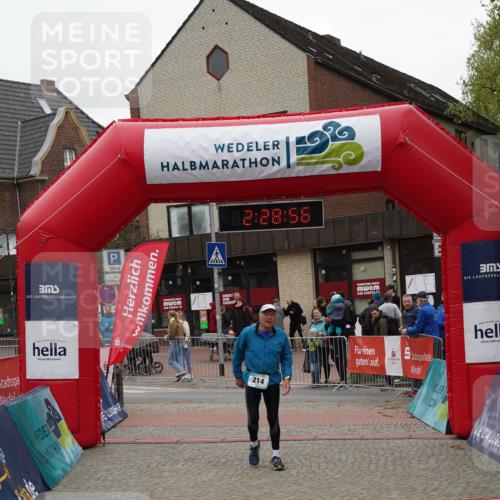04.05.2025 - 8. Wedeler Halbmarathon Felixshl http://msf.ph/oto/7837896 04.05.2025 12:28:53 Ziel 214 meine-sportfotos.de