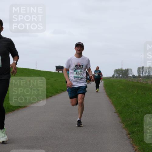 04.05.2025 - 8. Wedeler Halbmarathon Yannick Fuchs http://msf.ph/oto/7837900 04.05.2025 11:25:00 Laufen 475, 533 meine-sportfotos.de